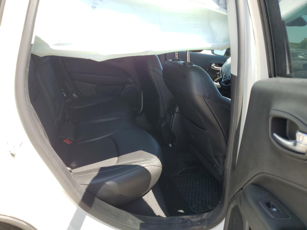 3C4NJDBB6KT724273 2019 Jeep Compass Latitude