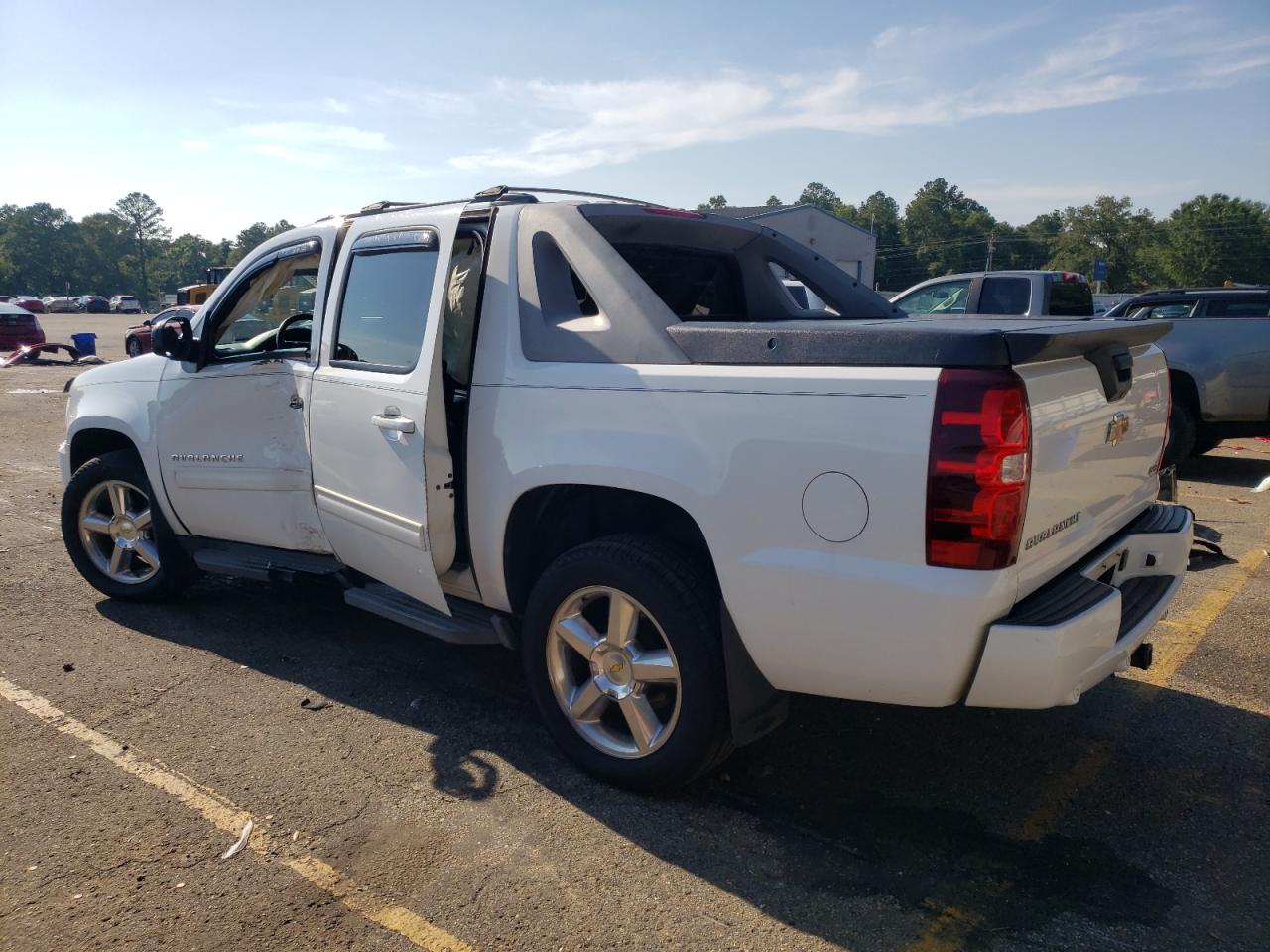 3GNMCEE04CG130658 2012 Chevrolet Avalanche Ls