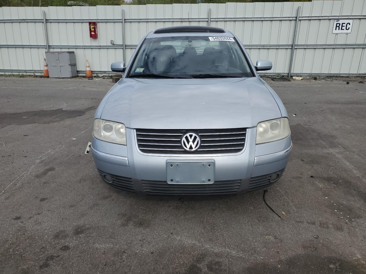 WVWRH63B51P103424 2001 Volkswagen Passat Glx