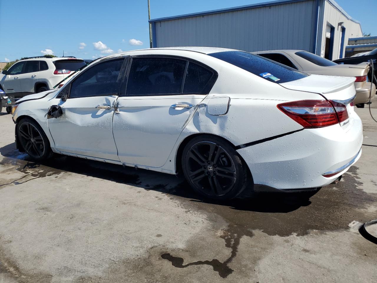 1HGCR2F50HA028163 2017 Honda Accord Sport