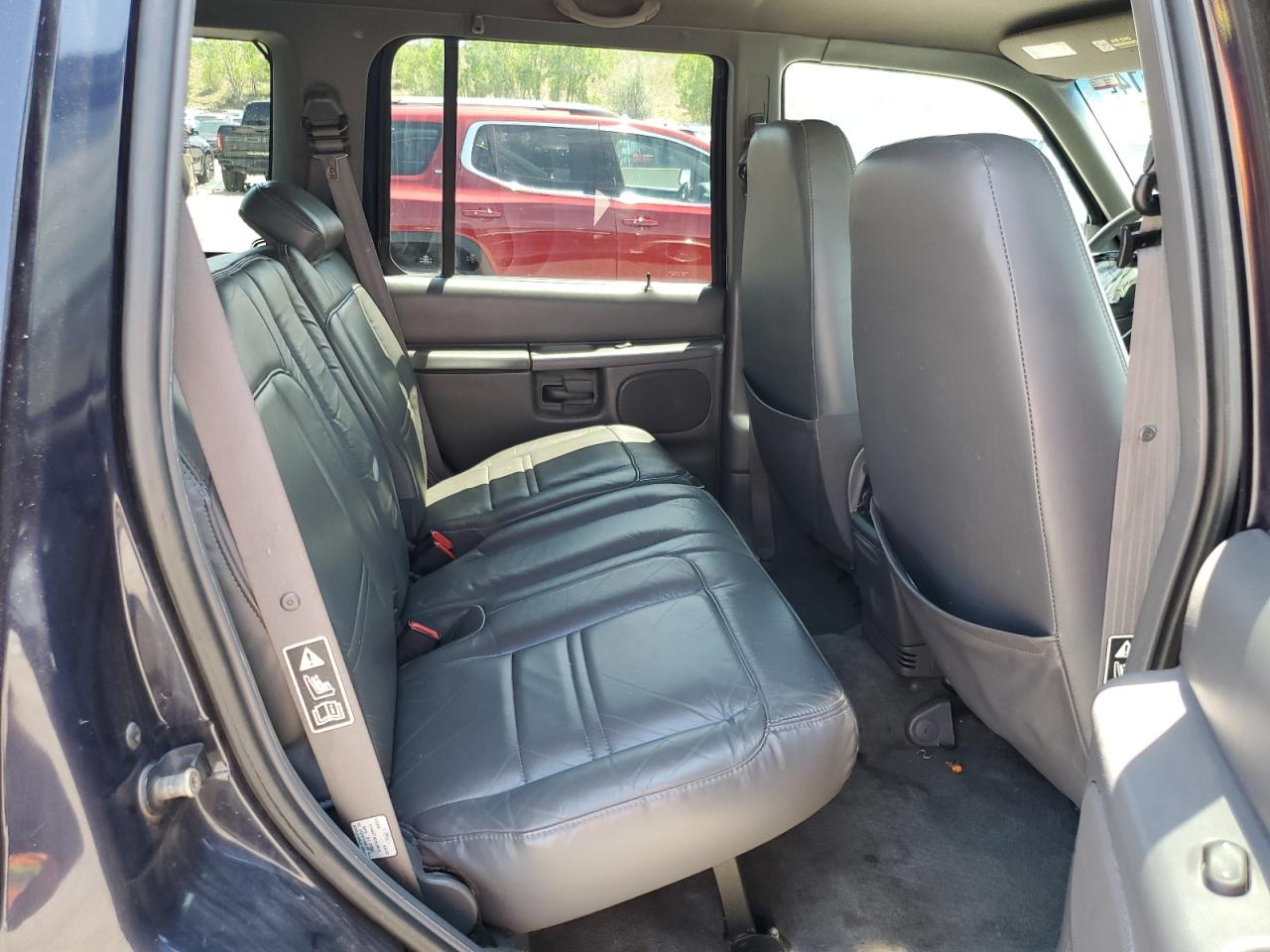 1FMZU84P0YZA71770 2000 Ford Explorer Eddie Bauer