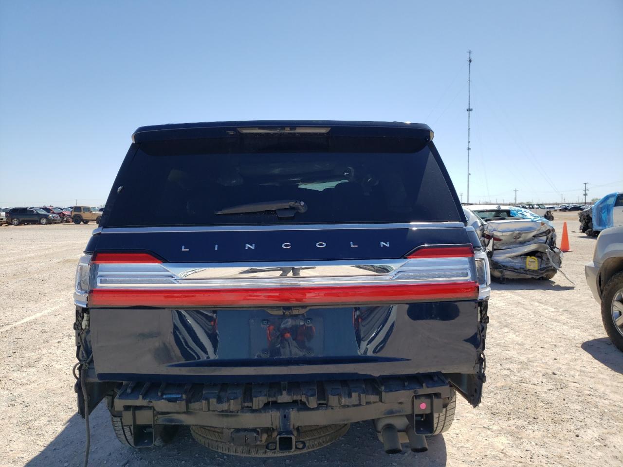 5LMJJ2LT7KEL02595 2019 Lincoln Navigator Reserve