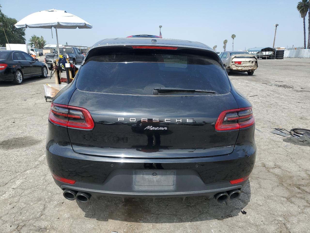 WP1AA2A55JLB18261 2018 Porsche Macan