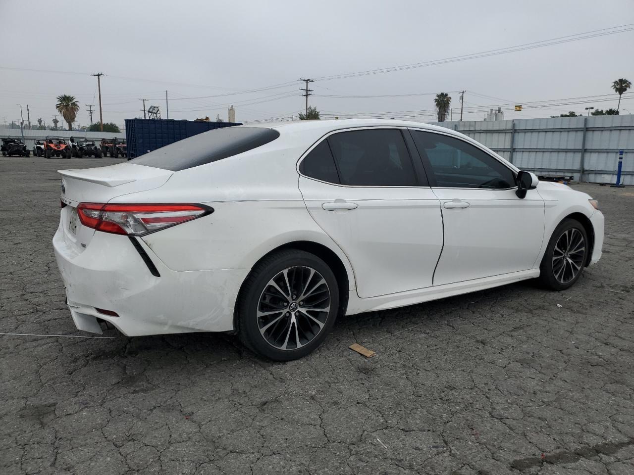 4T1B11HK7JU522194 2018 Toyota Camry L