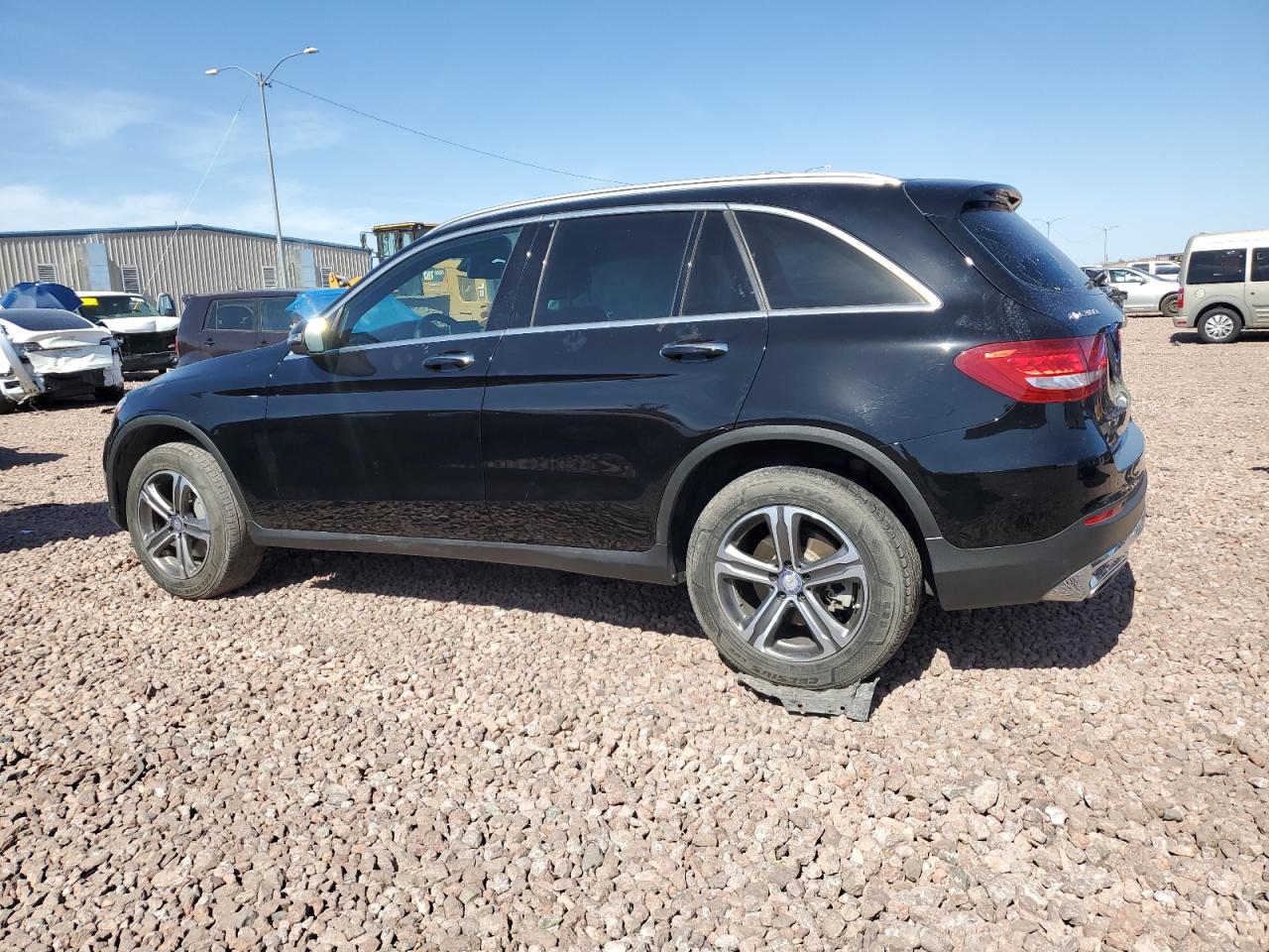 WDC0G4KBXHF154817 2017 Mercedes-Benz Glc 300 4Matic