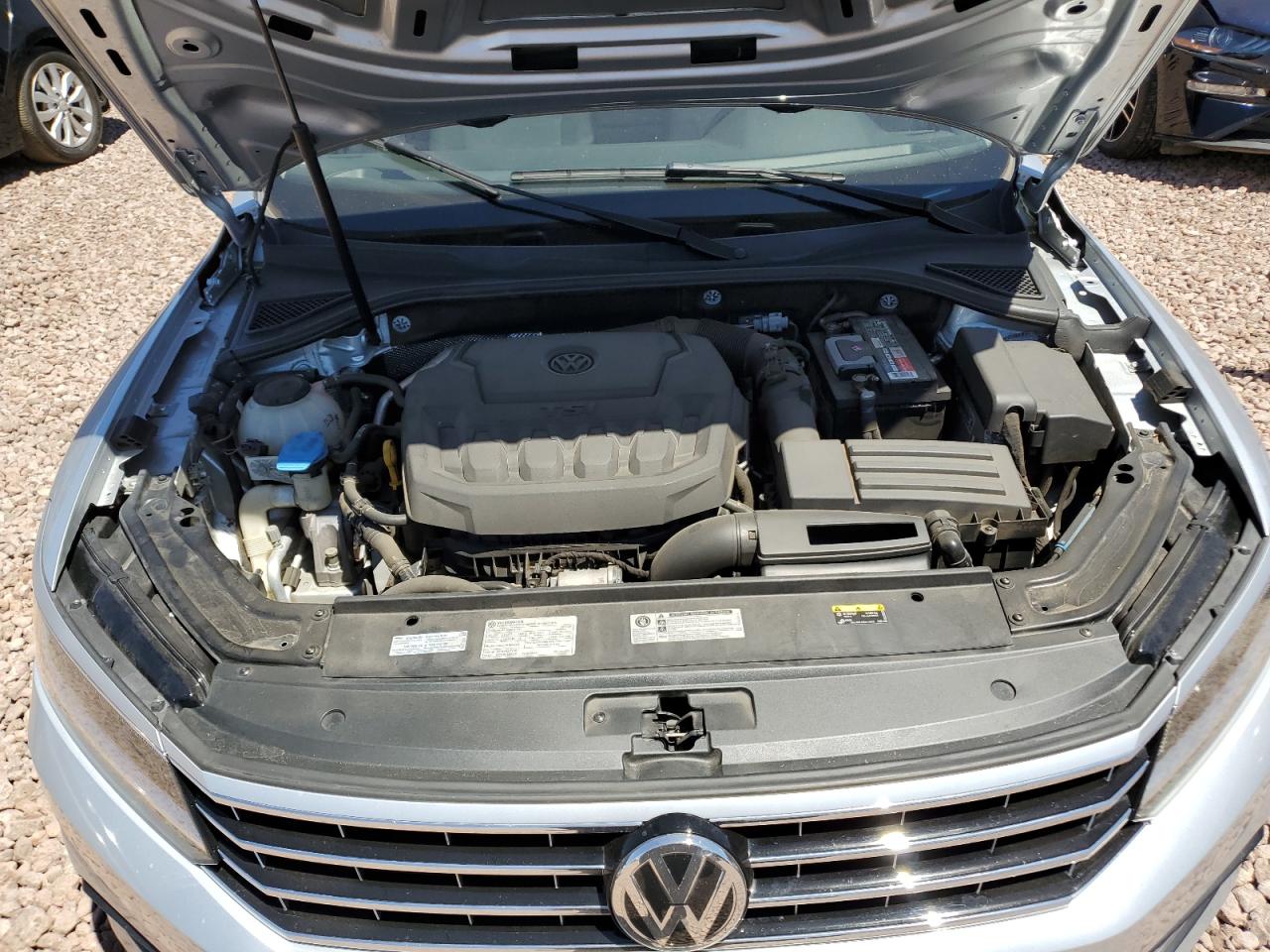 1VWBA7A32JC009903 2018 Volkswagen Passat Se