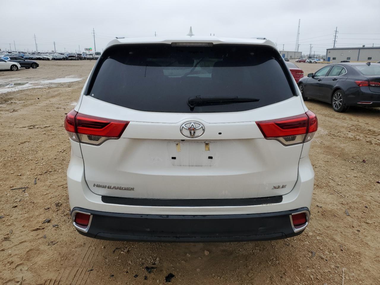 5TDKZRFHXKS339090 2019 Toyota Highlander Se