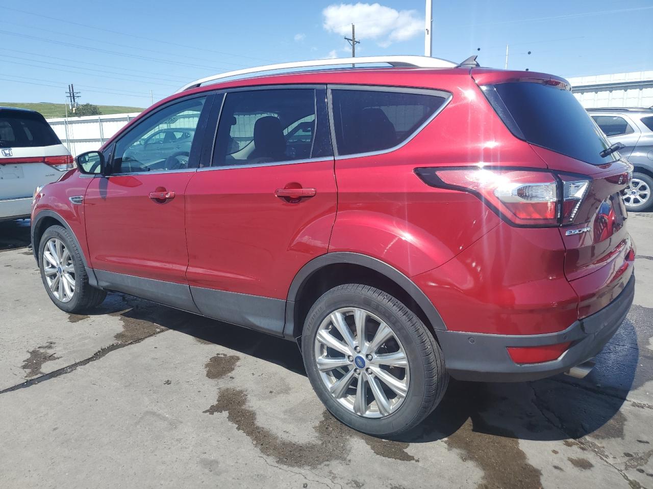 1FMCU9J97JUD12129 2018 Ford Escape Titanium