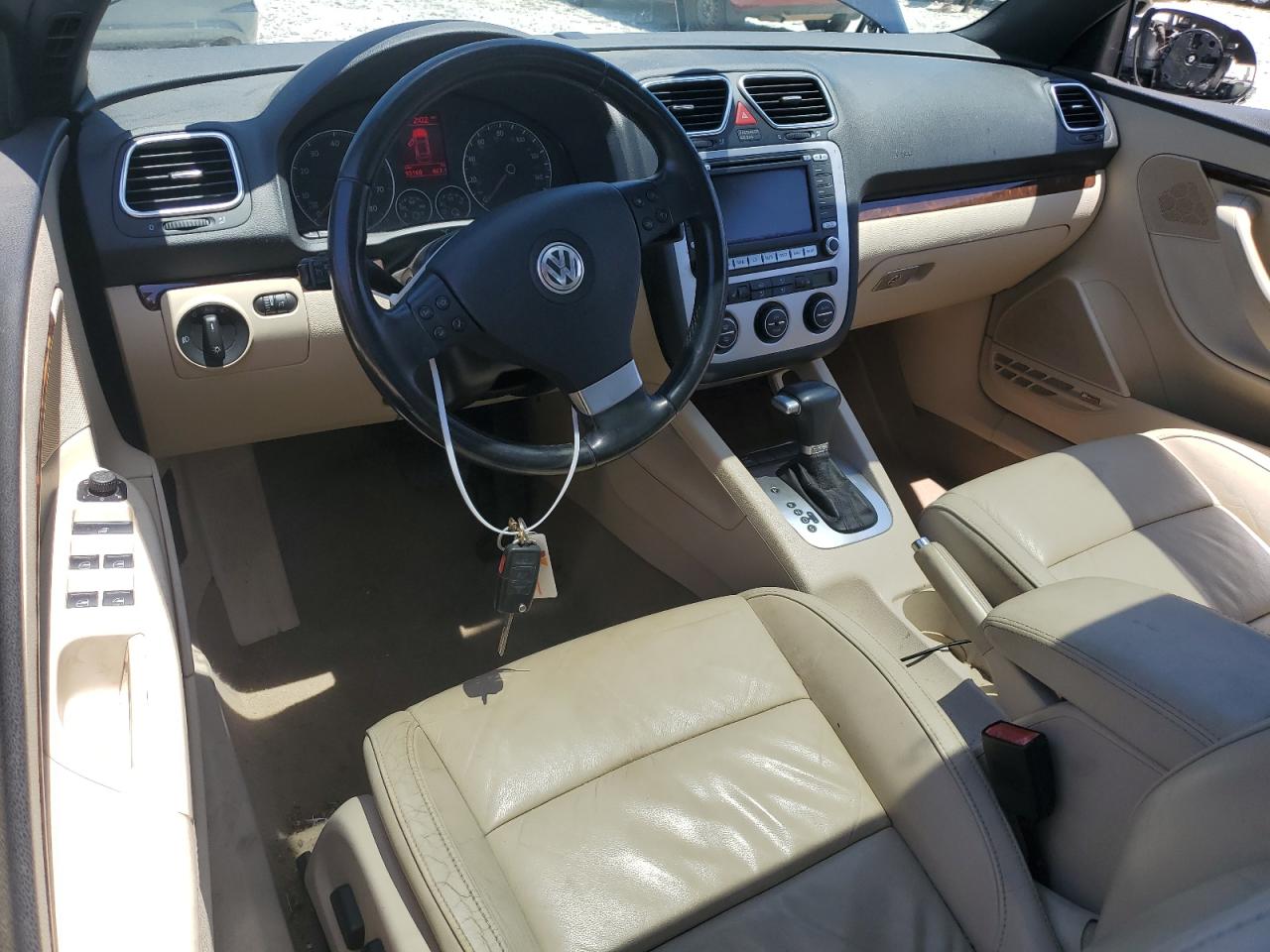 WVWFA71F08V009833 2008 Volkswagen Eos Lux