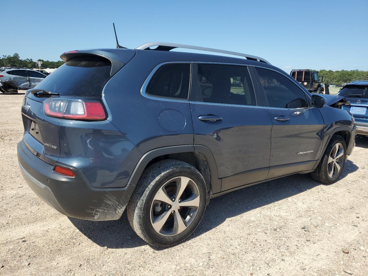 1C4PJLDB4KD403760 2019 Jeep Cherokee Limited