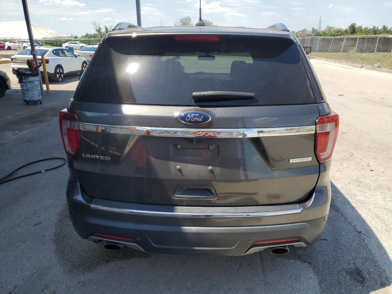 2018 Ford Explorer Limited vin: 1FM5K7FH6JGC16865