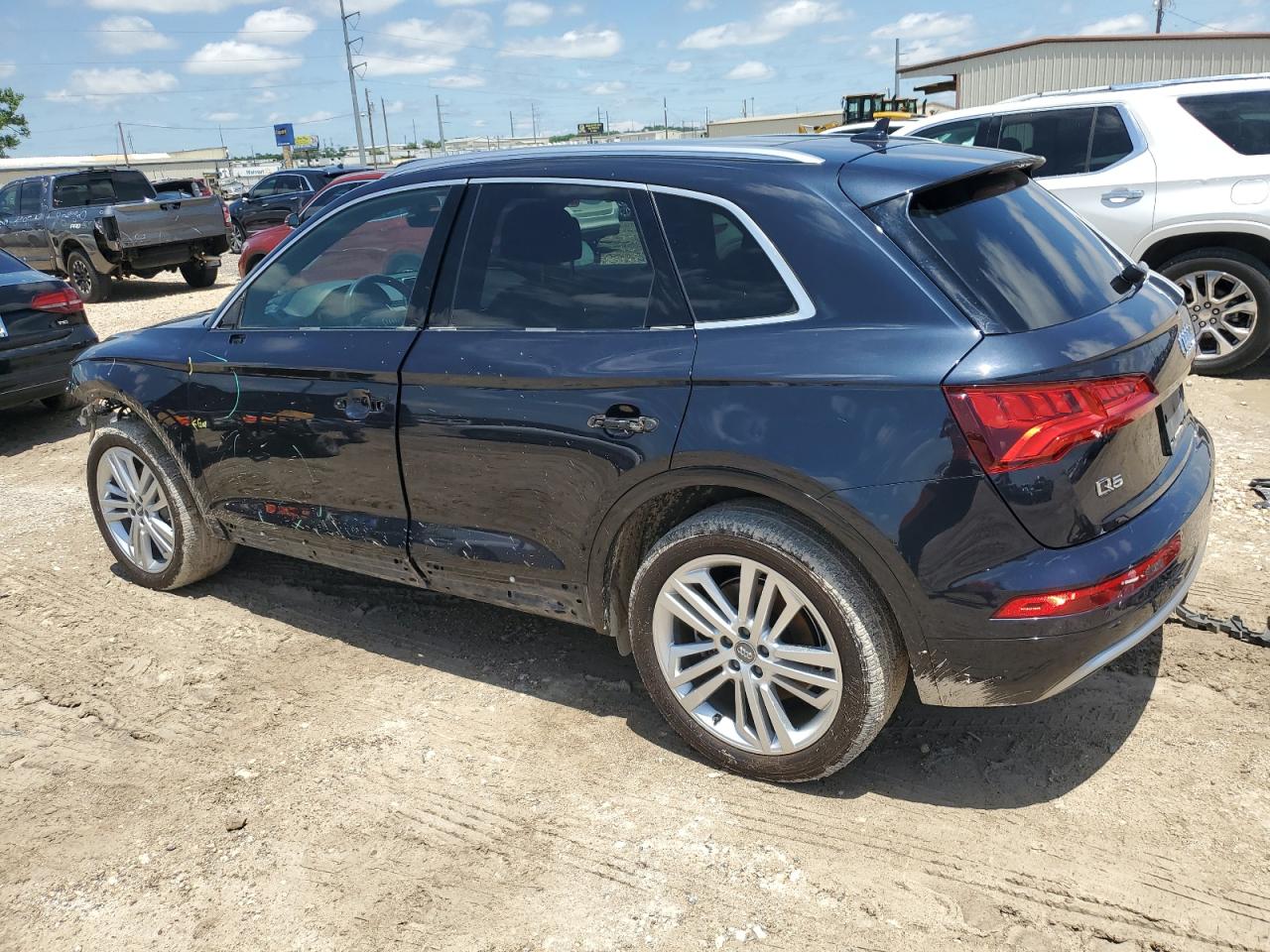 WA1CNAFY5J2044240 2018 Audi Q5 Prestige