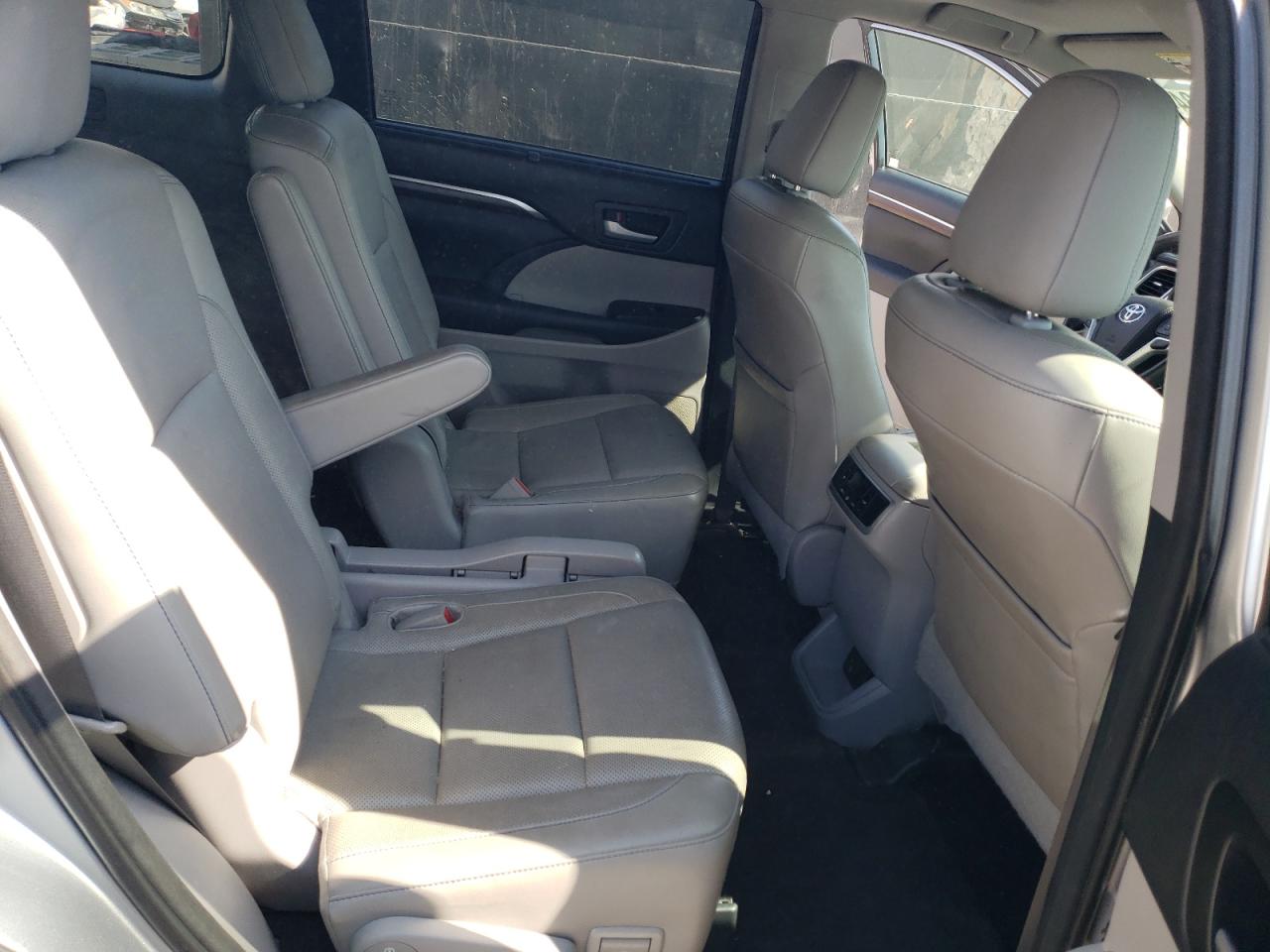 5TDDKRFH1FS110753 2015 Toyota Highlander Limited