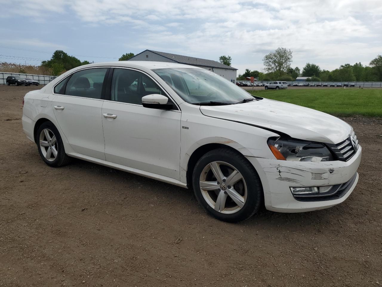 2015 Volkswagen Passat S vin: 1VWAT7A35FC109457