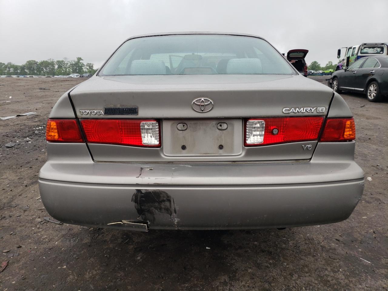 4T1BF22K2YU094240 2000 Toyota Camry Le