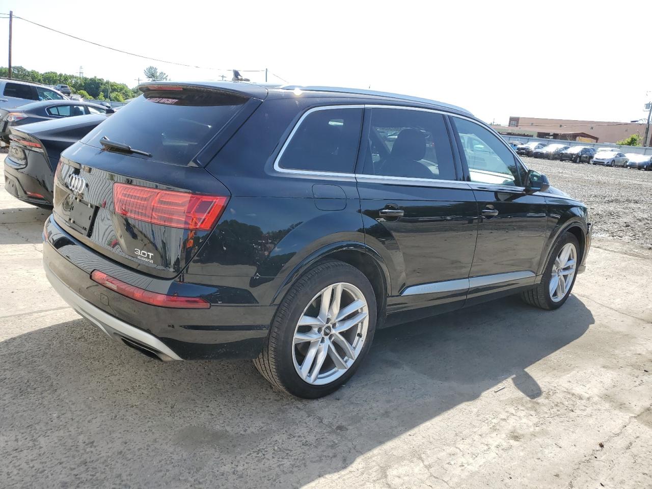 WA1VAAF7XJD016076 2018 Audi Q7 Prestige