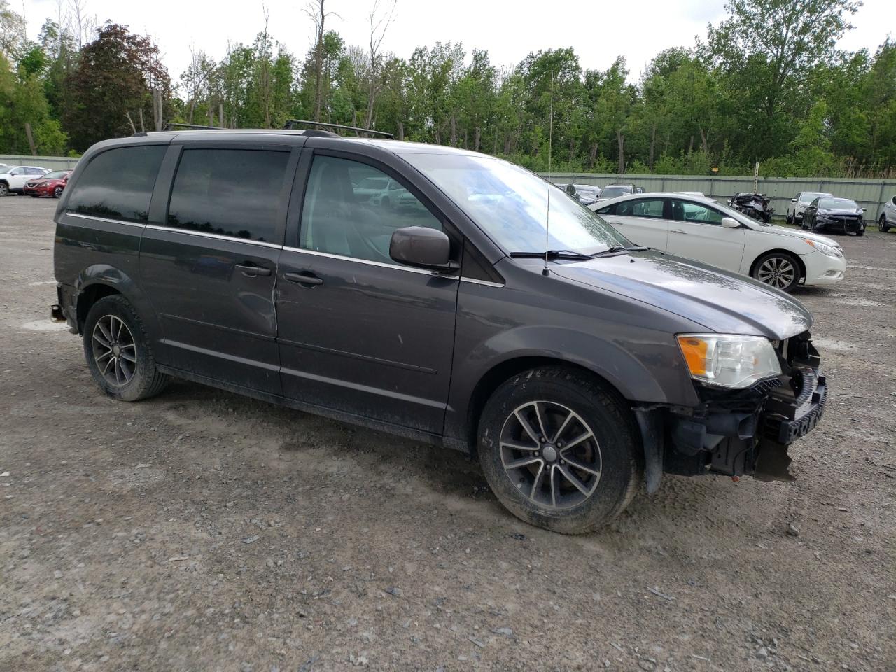 2C4RDGCG1HR808212 2017 Dodge Grand Caravan Sxt