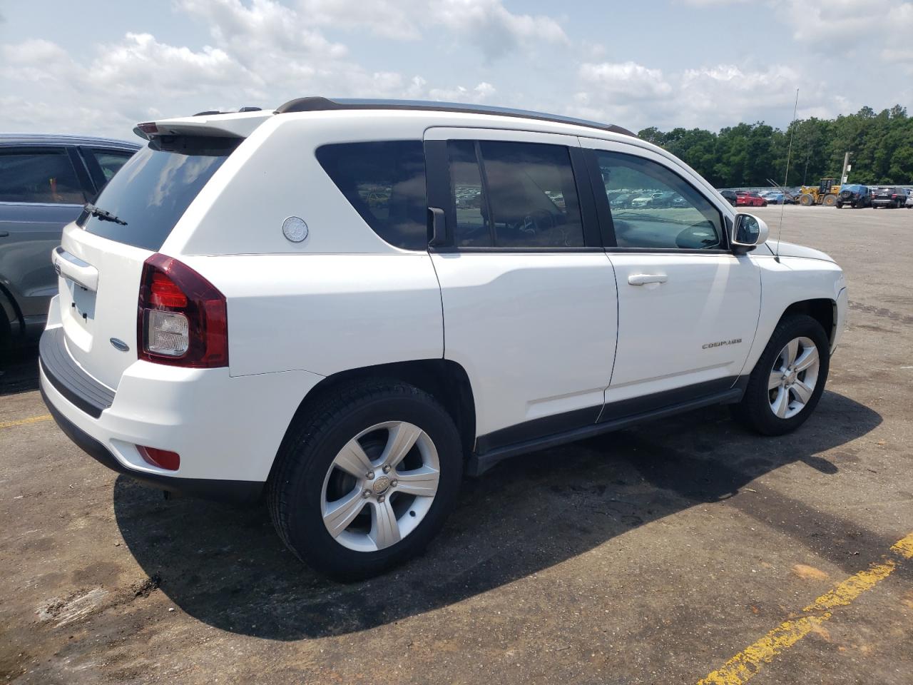 2014 Jeep Compass Latitude vin: 1C4NJCEB8ED785835