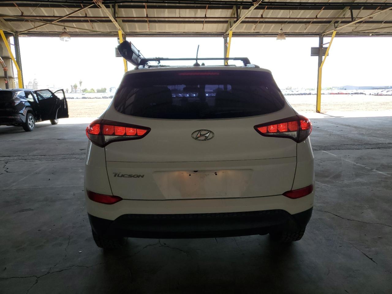 2016 Hyundai Tucson Limited vin: KM8J33A41GU094225