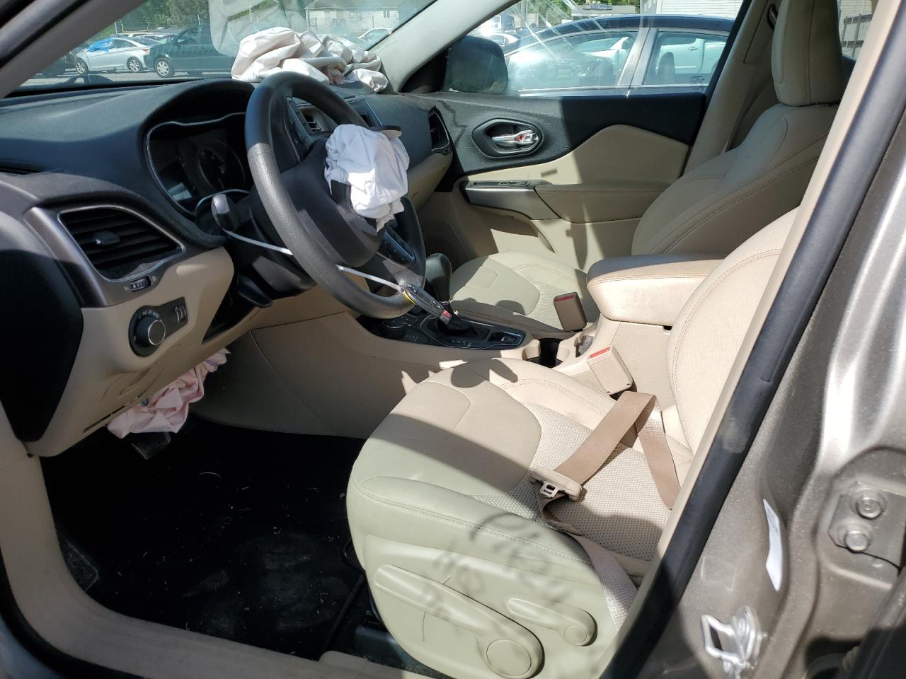 1C4PJMCBXLD650810 2020 Jeep Cherokee Latitude