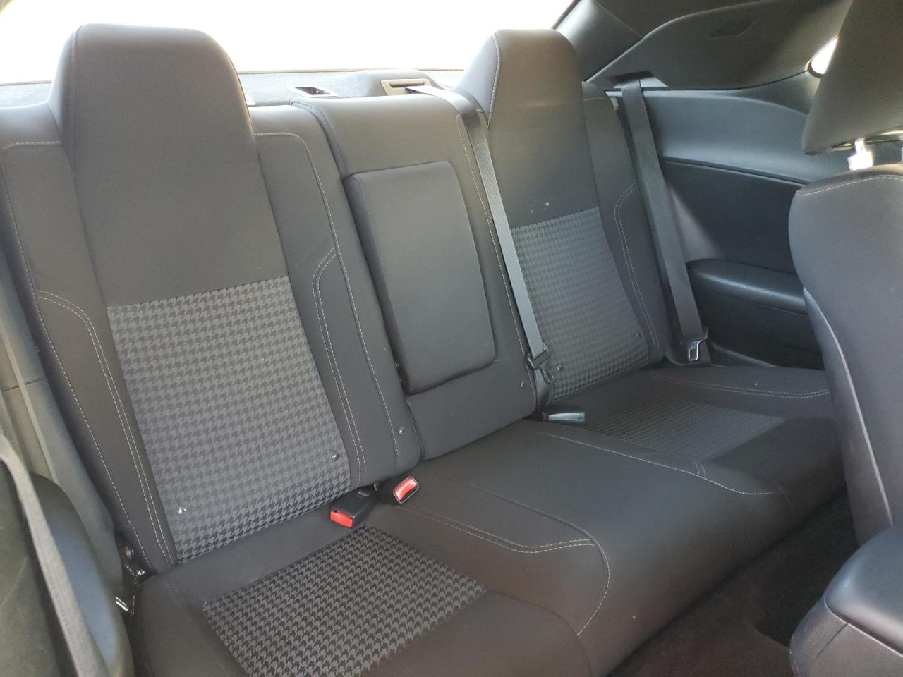 2C3CDZAG9JH200071 2018 Dodge Challenger Sxt