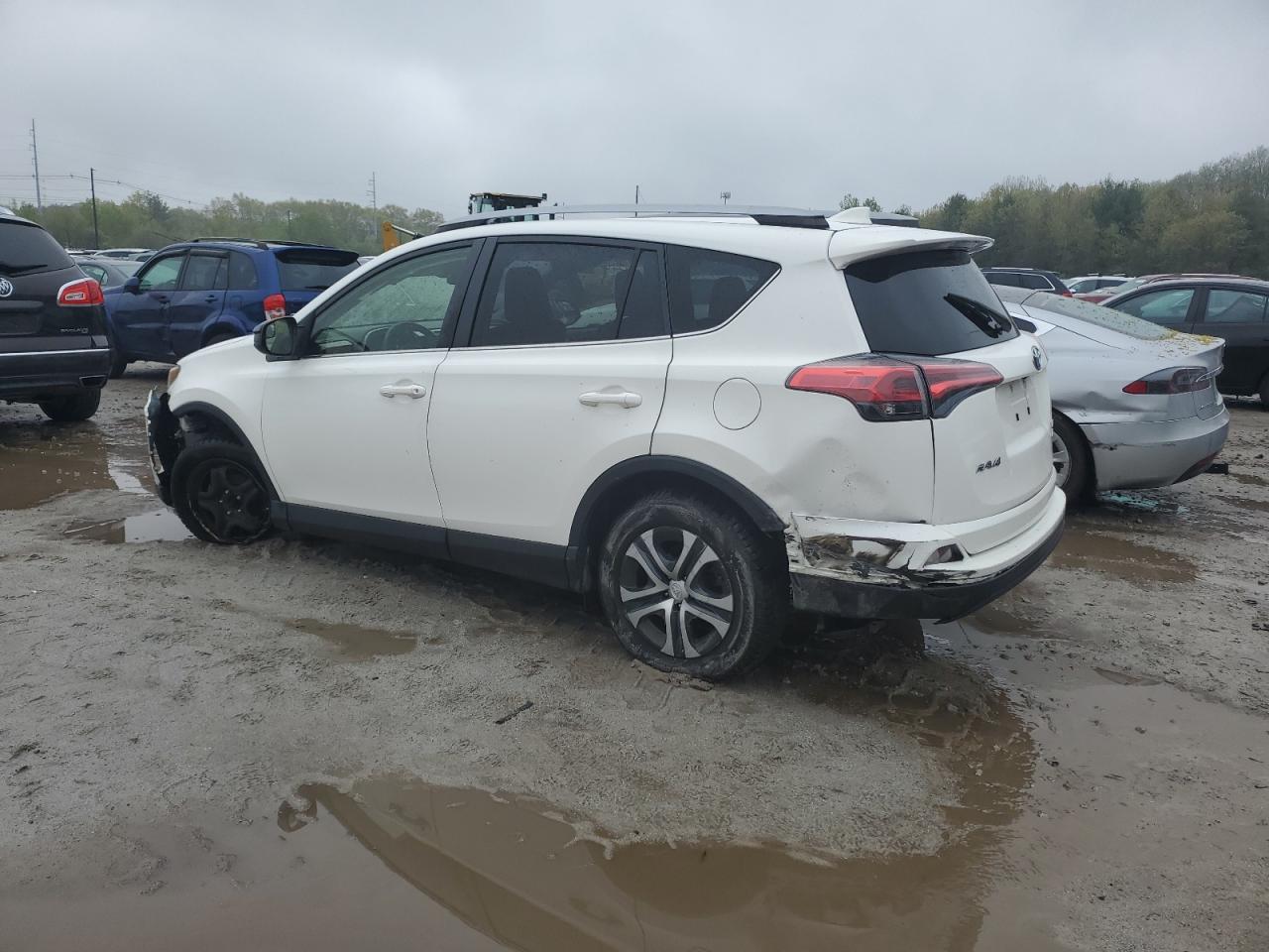 JTMBFREV6HJ146800 2017 Toyota Rav4 Le