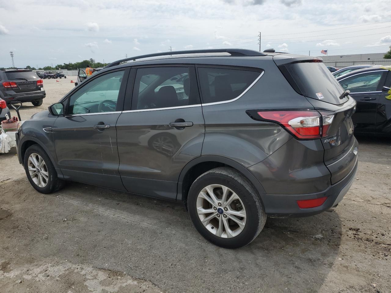 1FMCU0GD9HUE51762 2017 Ford Escape Se