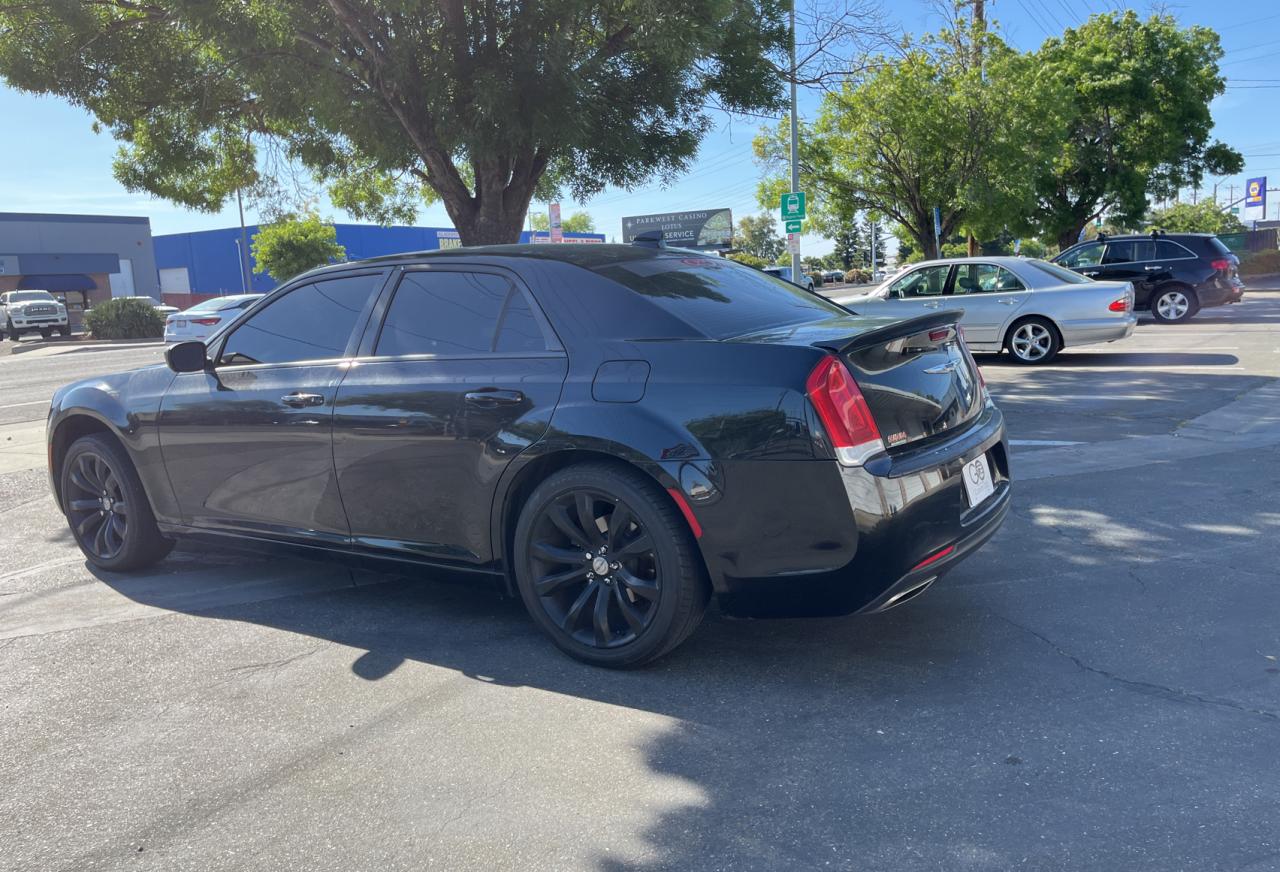 2017 Chrysler 300 Limited vin: 2C3CCAAG5HH577429