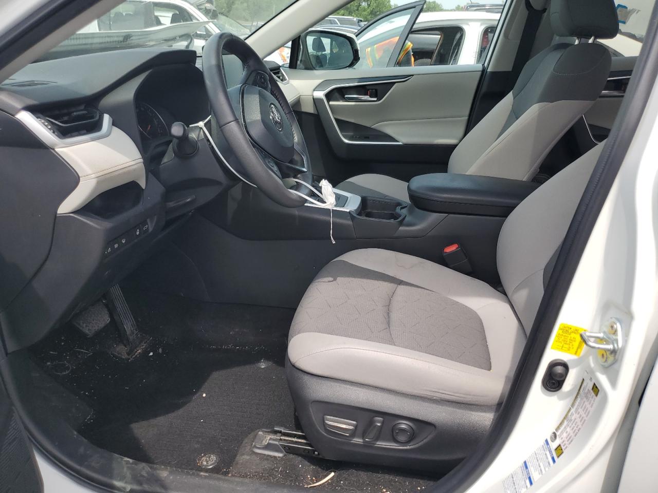 2T3P1RFV5MW246546 2021 Toyota Rav4 Xle