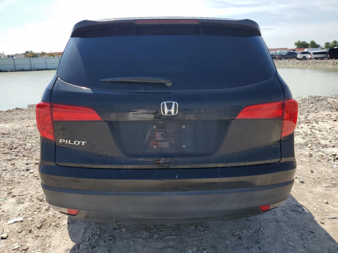 5FNYF5H13JB032715 2018 Honda Pilot Lx