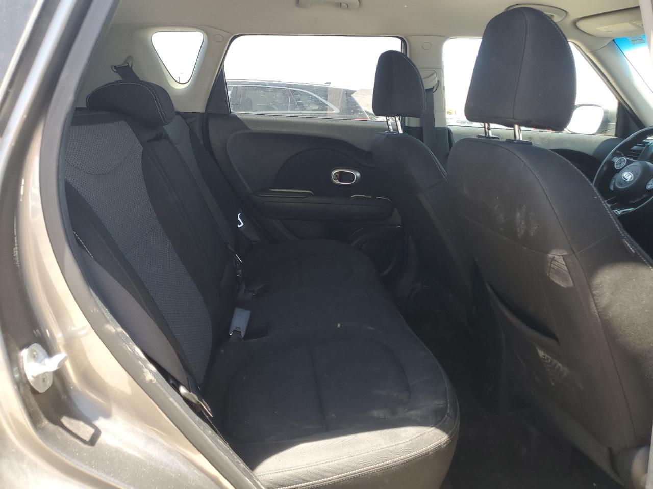 KNDJP3A55H7442612 2017 Kia Soul +