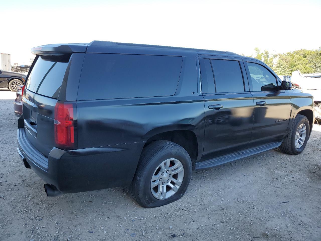 2017 Chevrolet Suburban K1500 Lt vin: 1GNSKHKC4HR277127