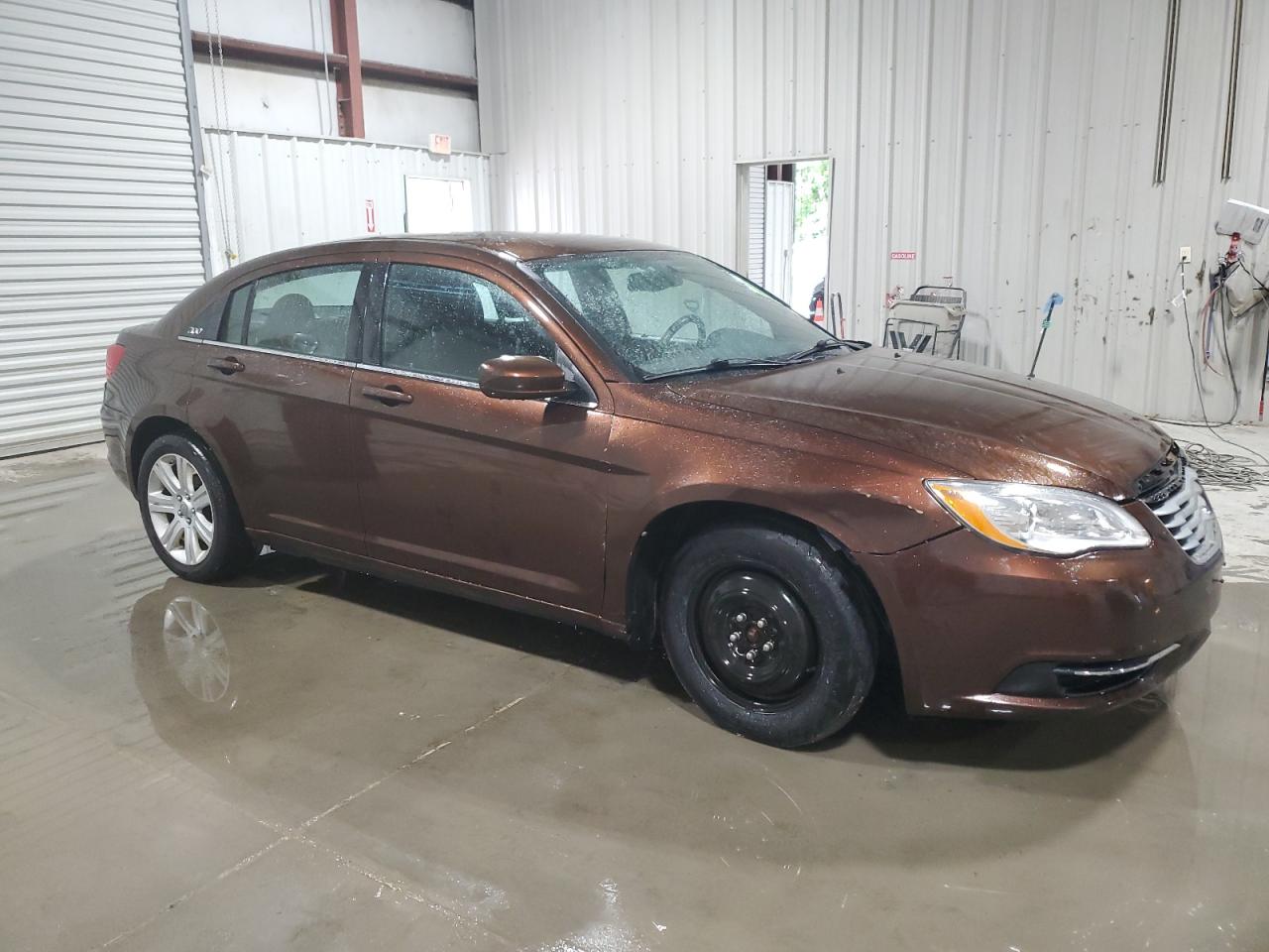 2013 Chrysler 200 Touring vin: 1C3CCBBB8DN665630