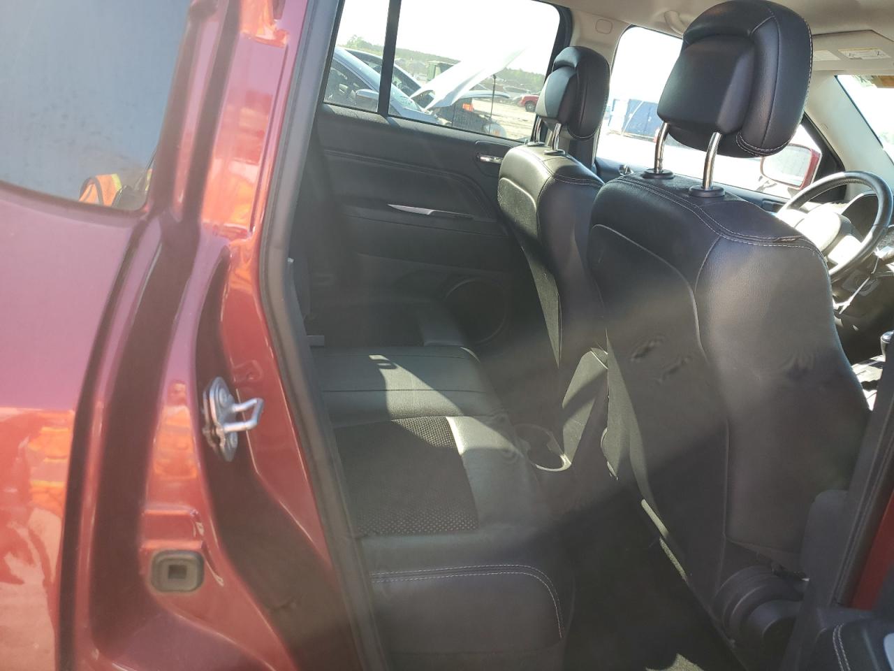 1C4NJDEB2GD687294 2016 Jeep Compass Latitude