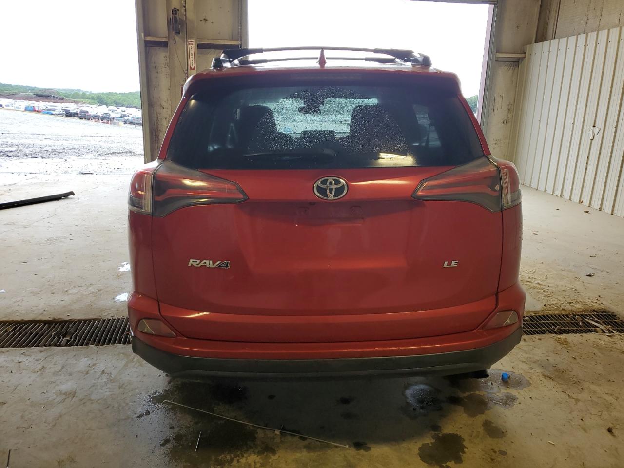 JTMZFREV3HJ127927 2017 Toyota Rav4 Le