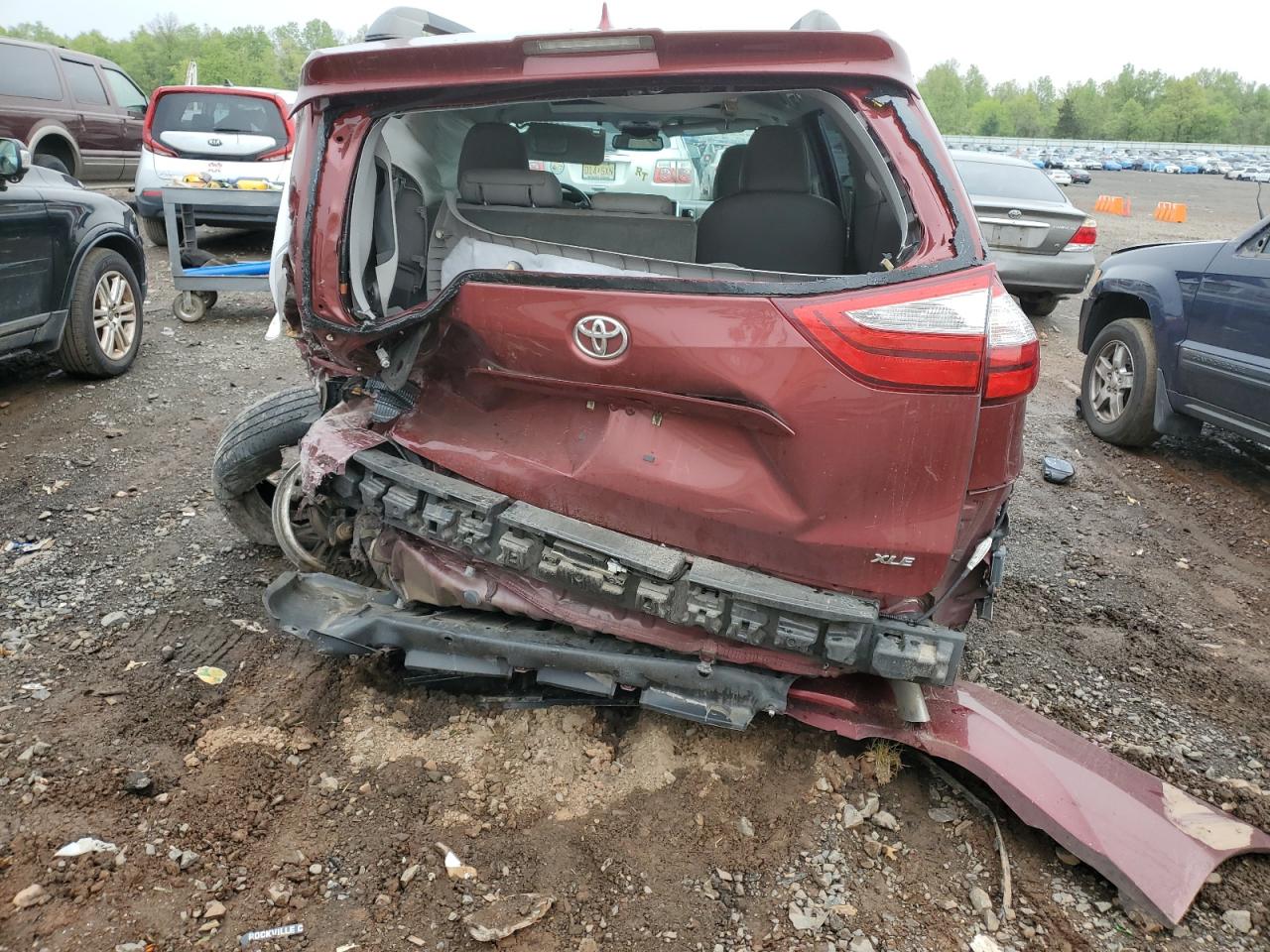 5TDYZ3DC1JS915582 2018 Toyota Sienna Xle