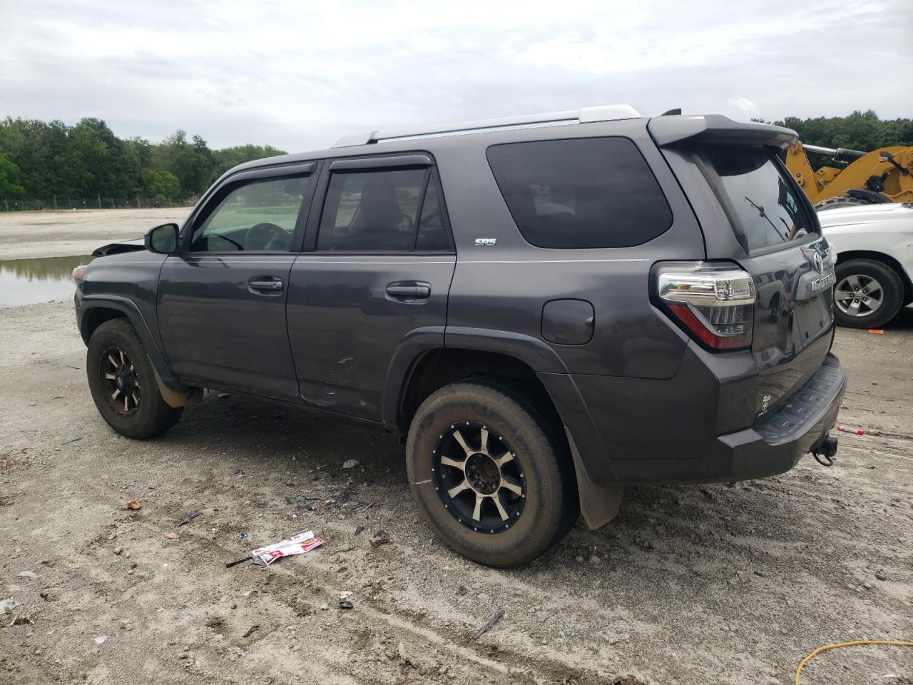 JTEZU5JR7J5176162 2018 Toyota 4Runner Sr5