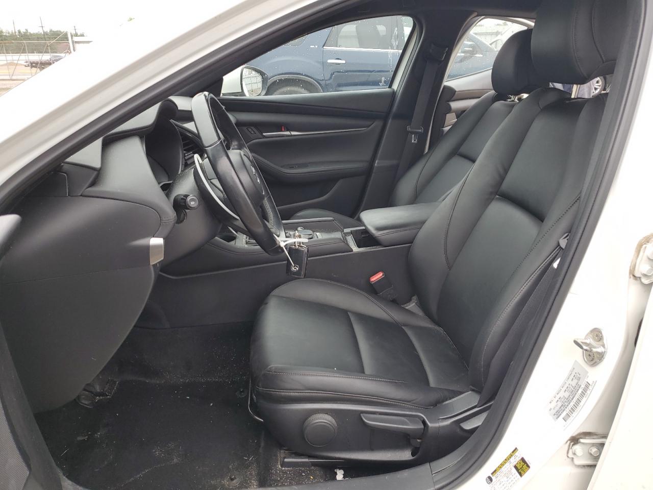 JM1BPAKL5M1401626 2021 Mazda 3 Select