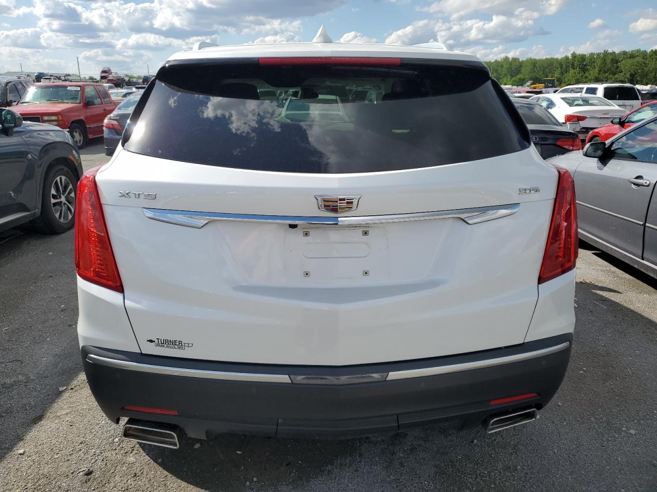 1GYKNBRS7HZ316541 2017 Cadillac Xt5 Luxury