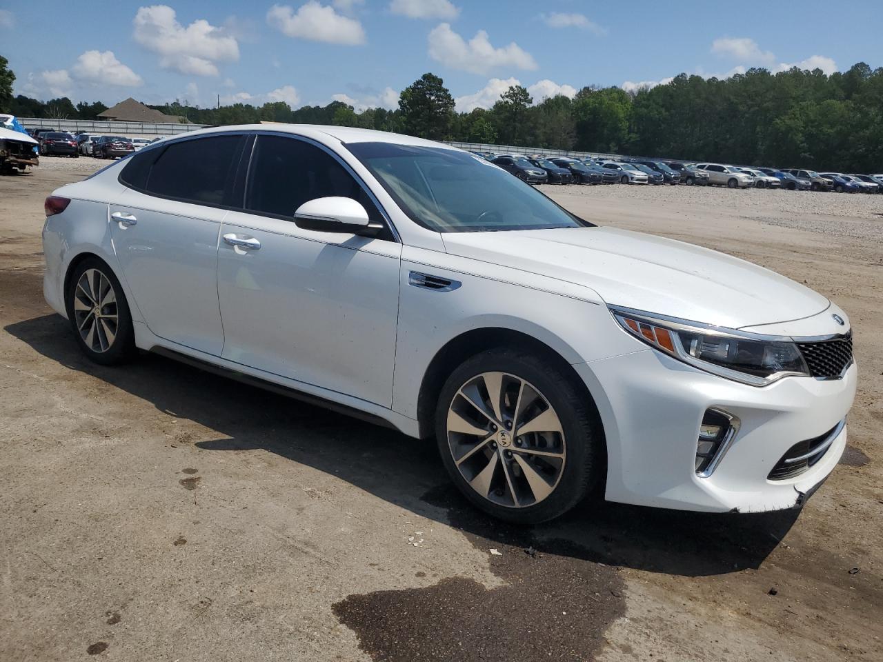 2018 Kia Optima Lx vin: 5XXGT4L3XJG253930