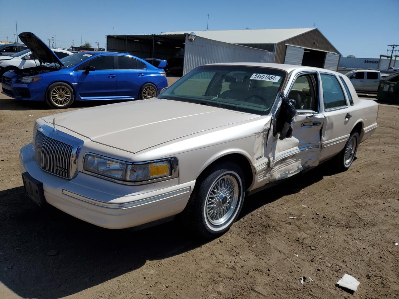 1LNLM82W0VY704057 1997 Lincoln Town Car Signature