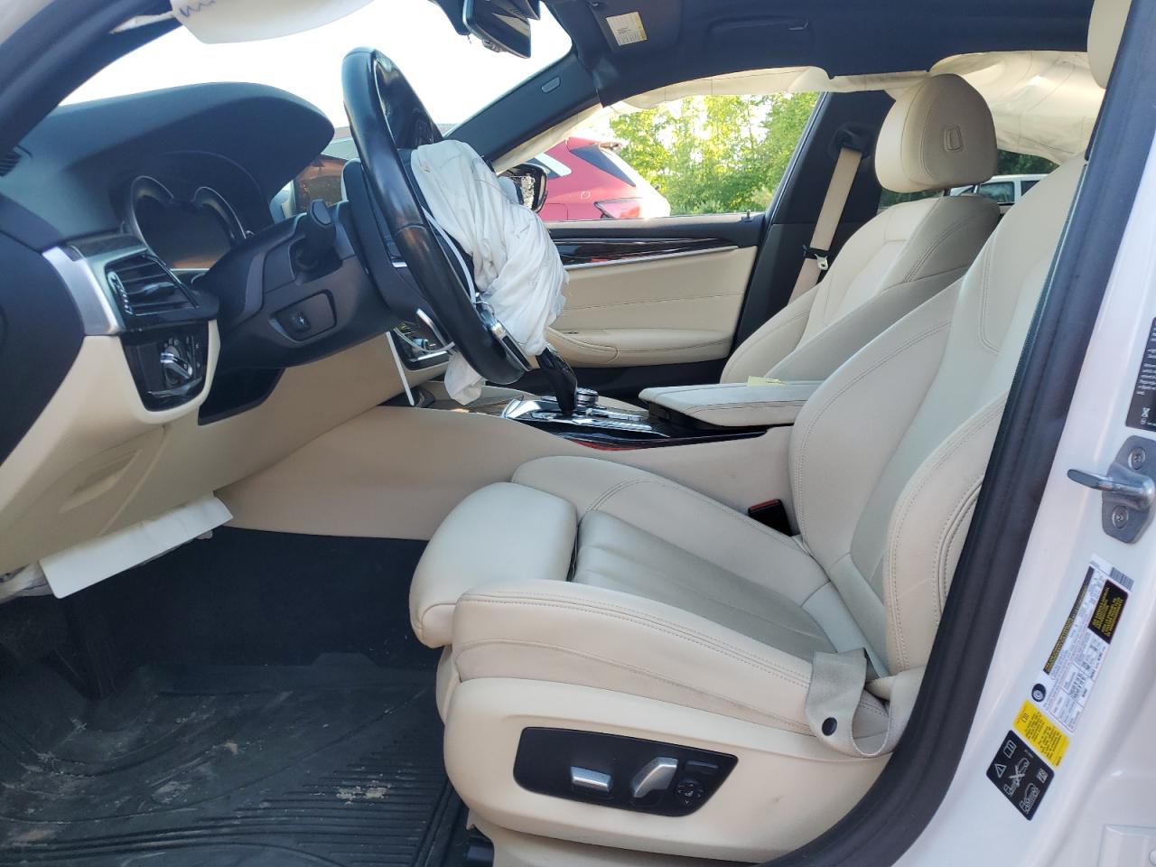 WBAJA7C58KG909757 2019 BMW 530 Xi