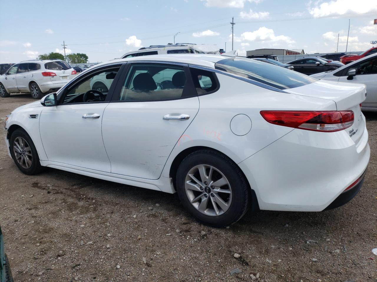 5XXGT4L33HG158166 2017 Kia Optima Lx