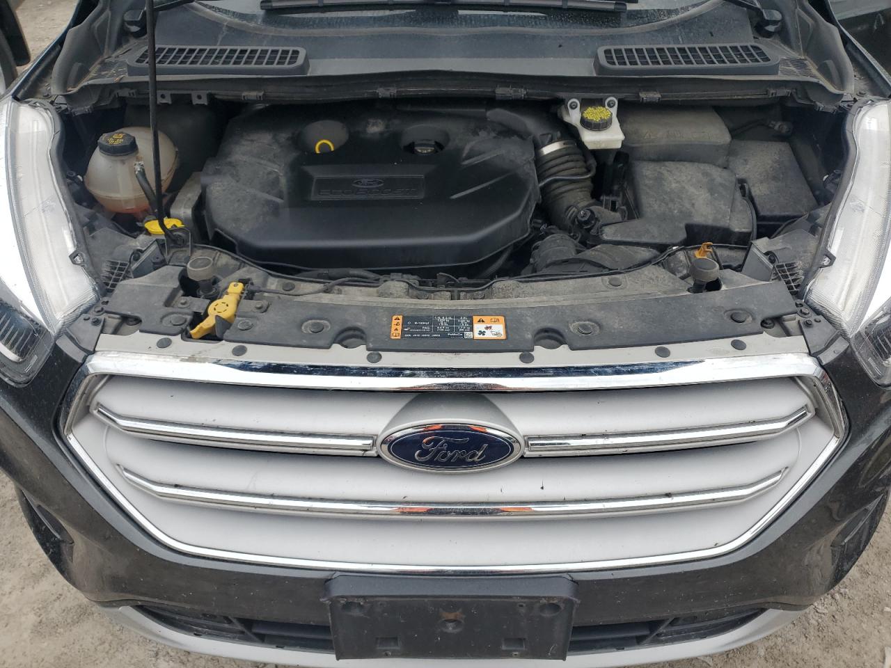 1FMCU9J94KUA24750 2019 Ford Escape Titanium