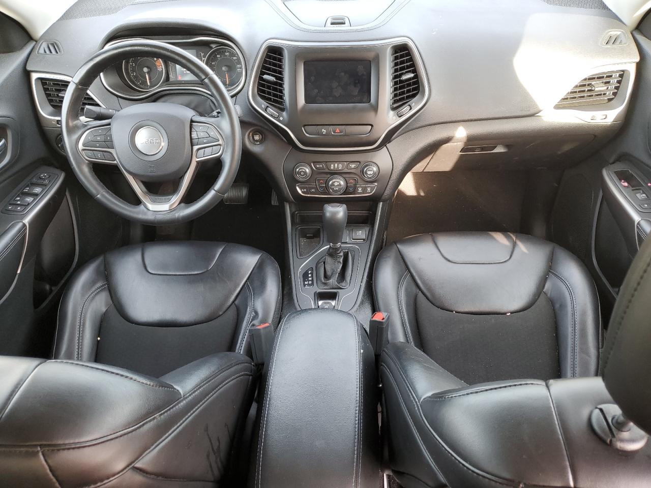 1C4PJLLB8KD264511 2019 Jeep Cherokee Latitude Plus