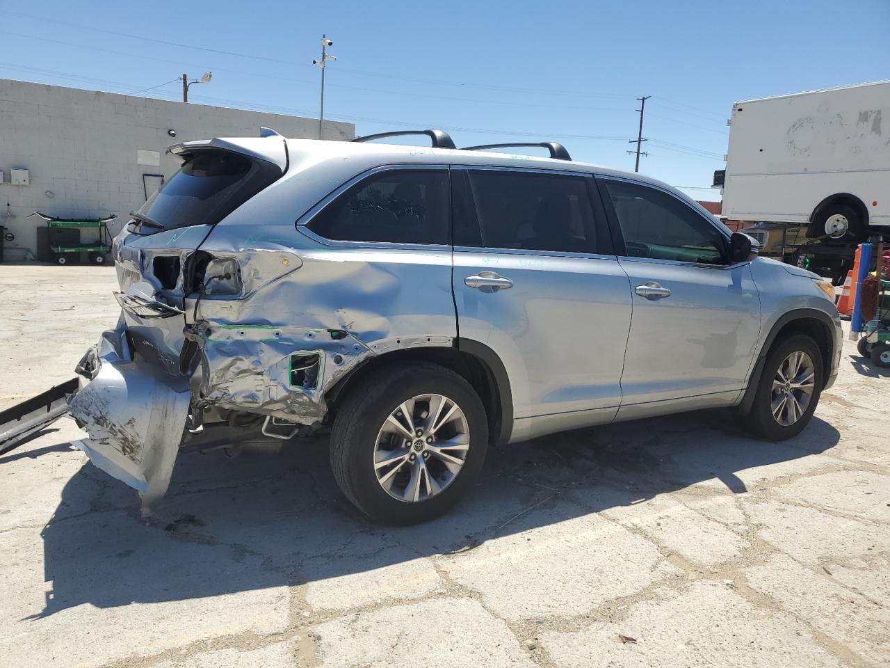 5TDBKRFH8GS226007 2016 Toyota Highlander Le