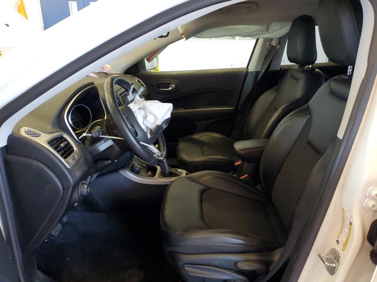 3C4NJDBB3JT283331 2018 Jeep Compass Latitude