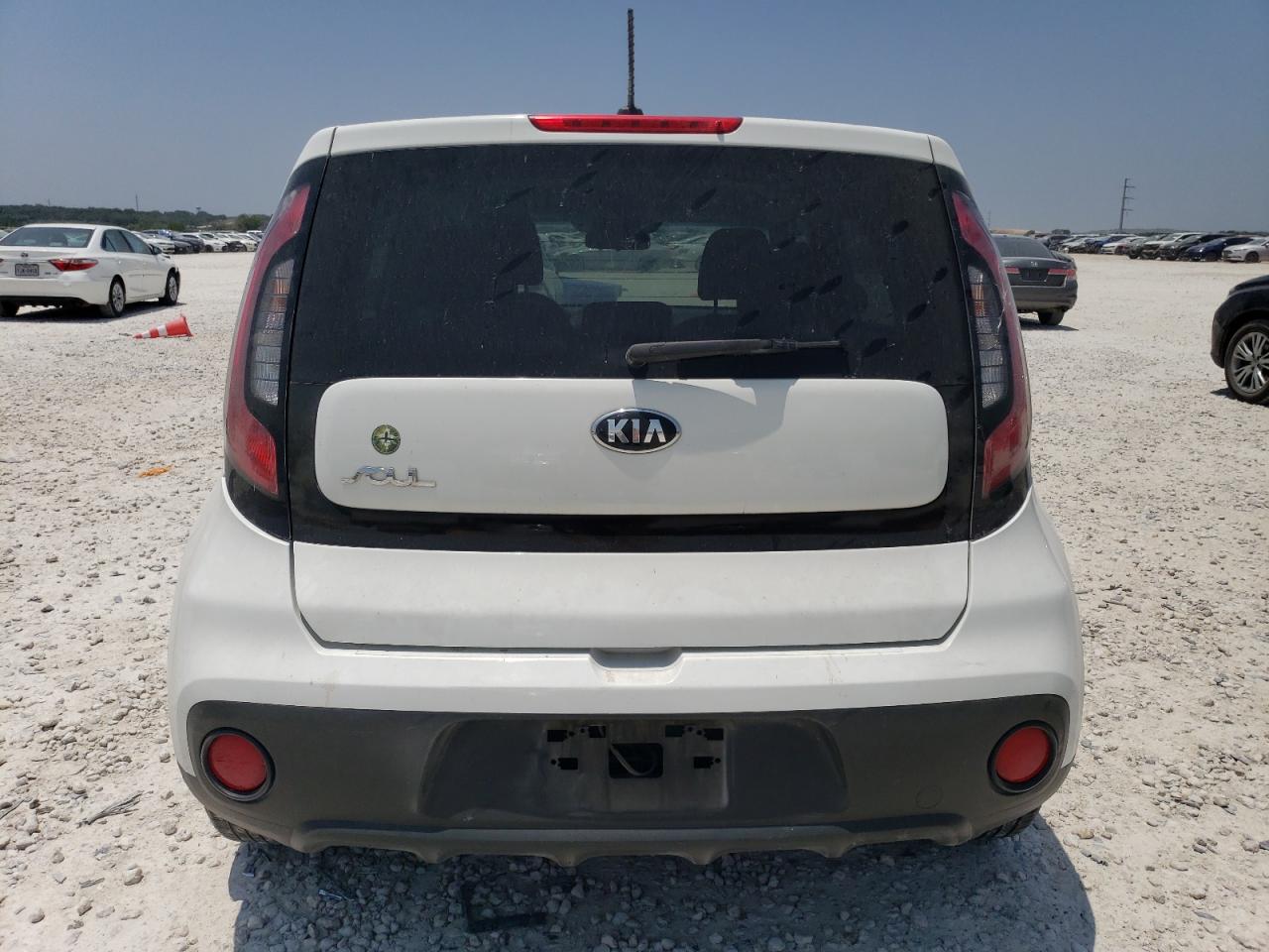 KNDJN2A29J7896146 2018 Kia Soul