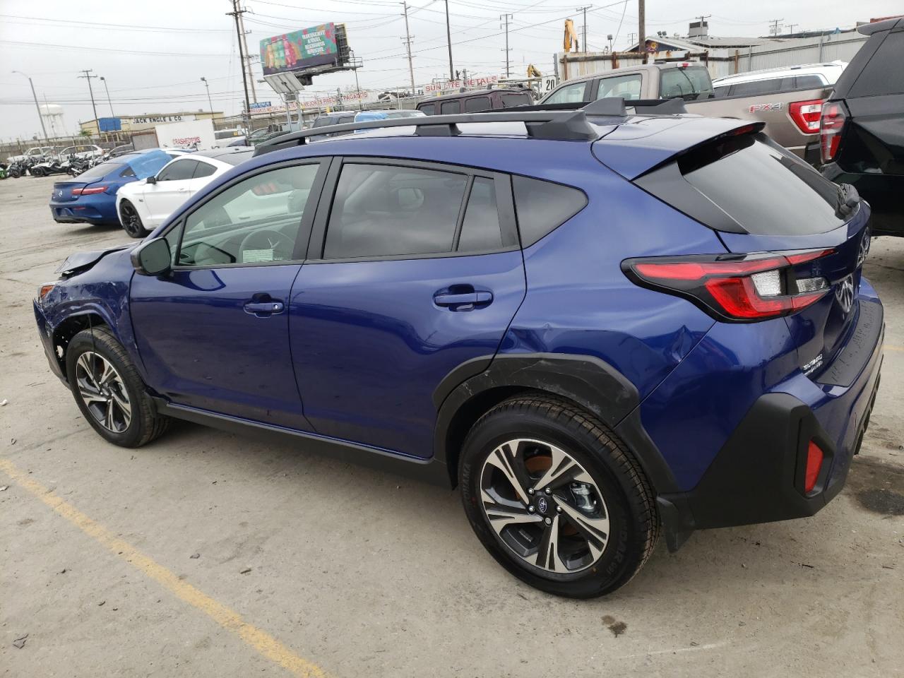 2024 Subaru Crosstrek Premium vin: JF2GUADC2R8310339