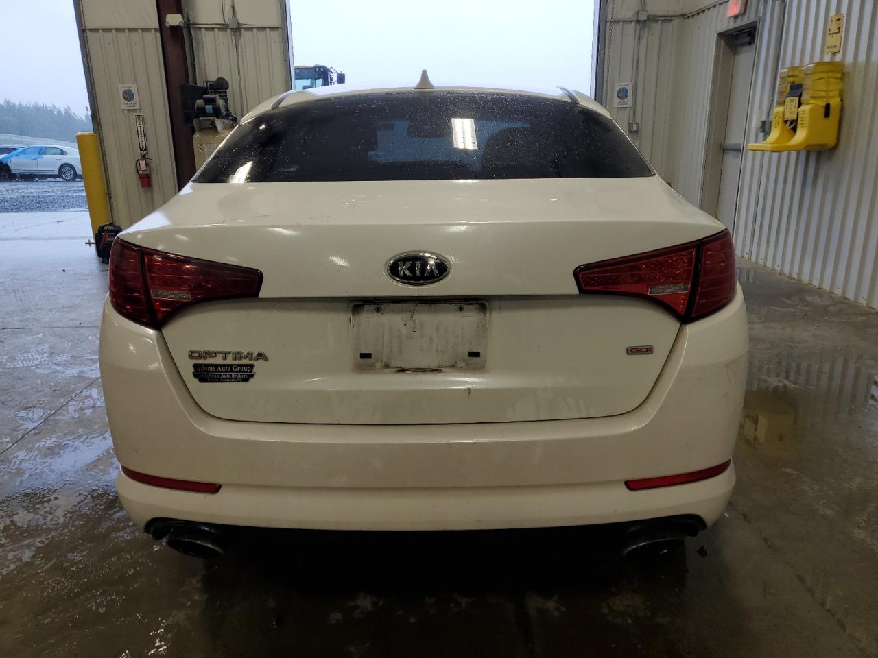 KNAGM4A70B5157584 2011 Kia Optima Lx